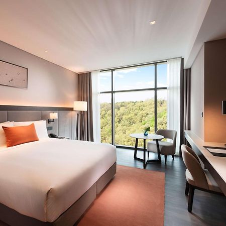 Отель Doubletree By Hilton Seoul Pangyo Соннам Экстерьер фото