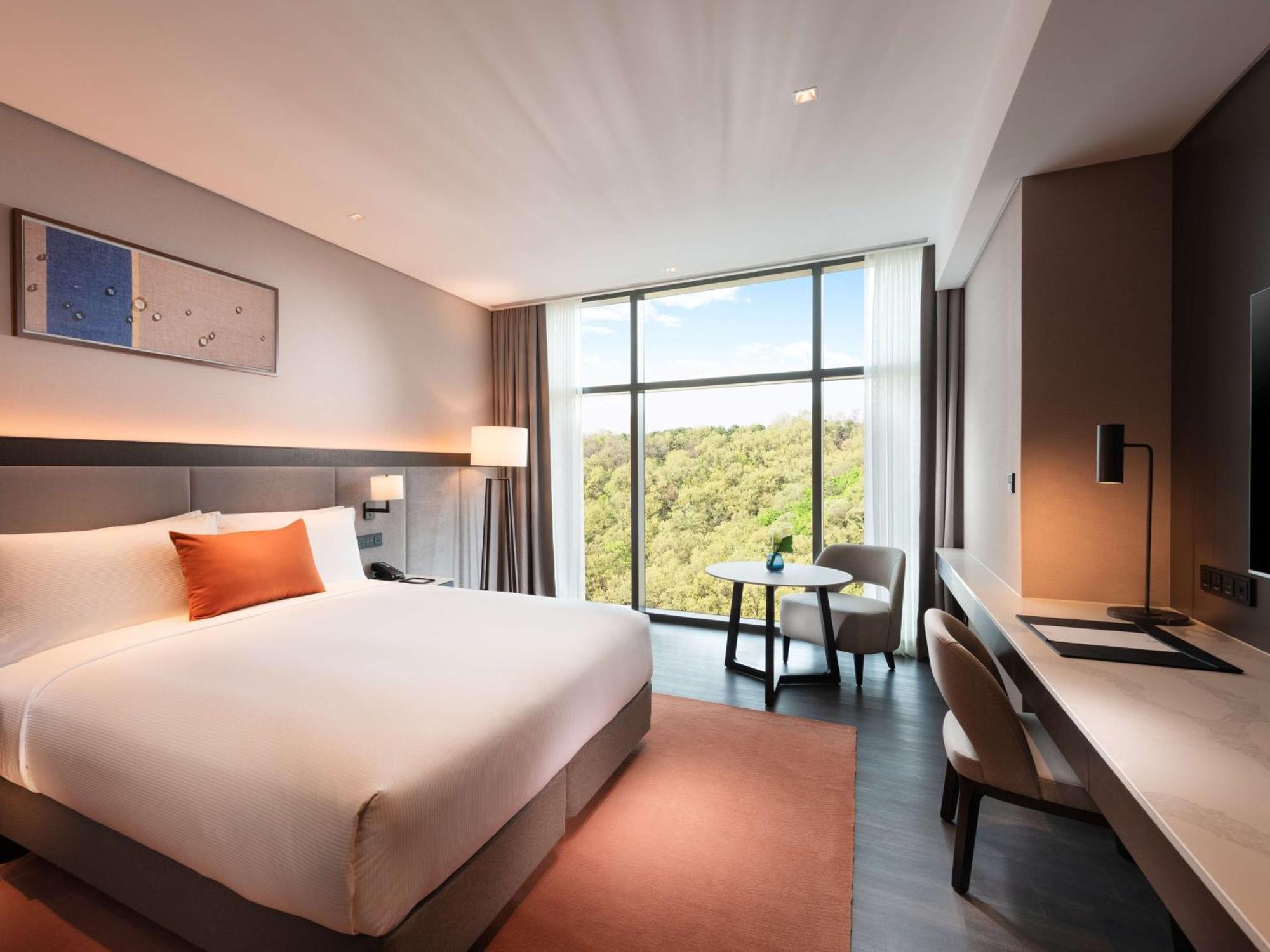 Отель Doubletree By Hilton Seoul Pangyo Соннам Экстерьер фото