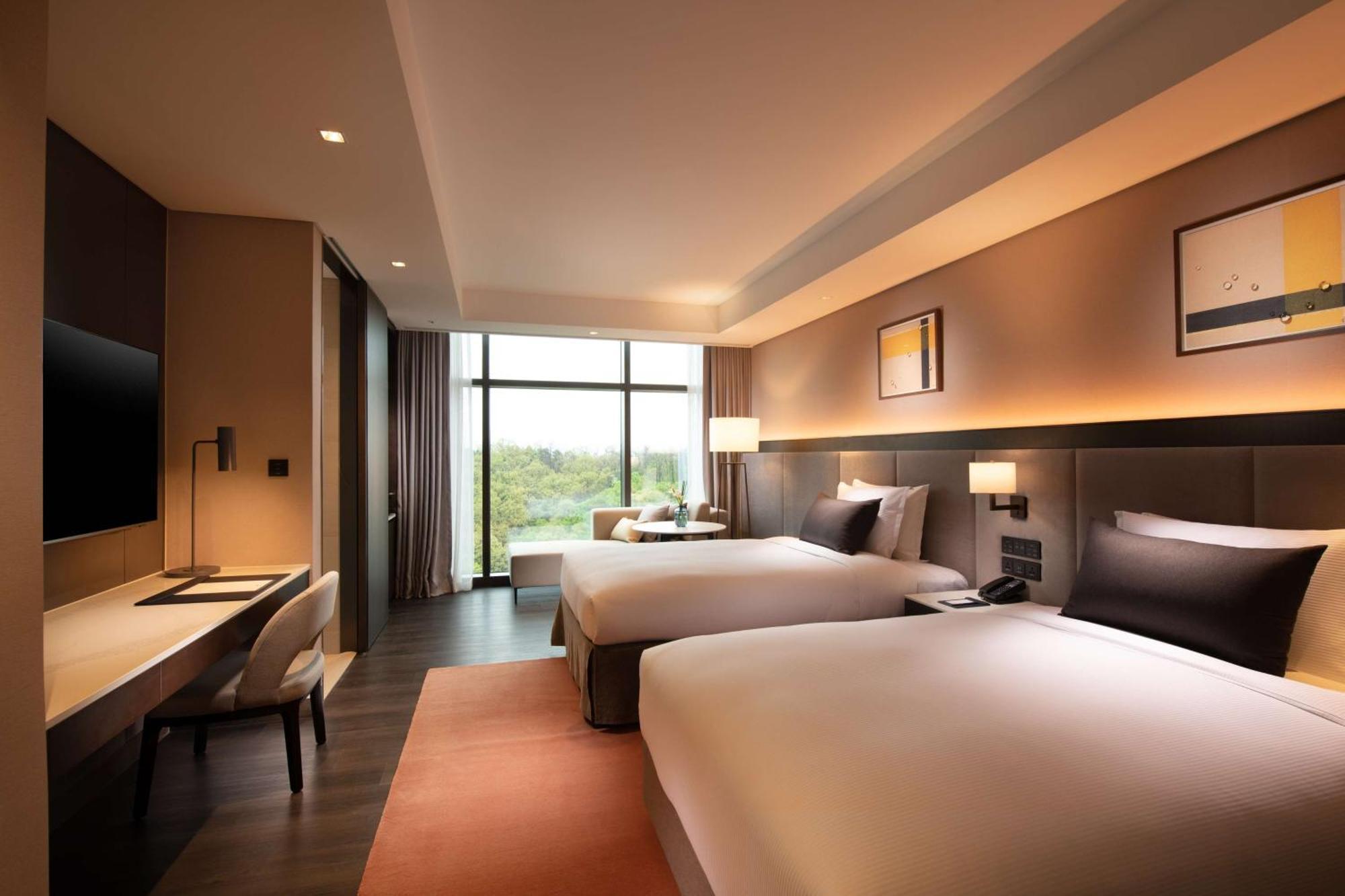 Отель Doubletree By Hilton Seoul Pangyo Соннам Экстерьер фото