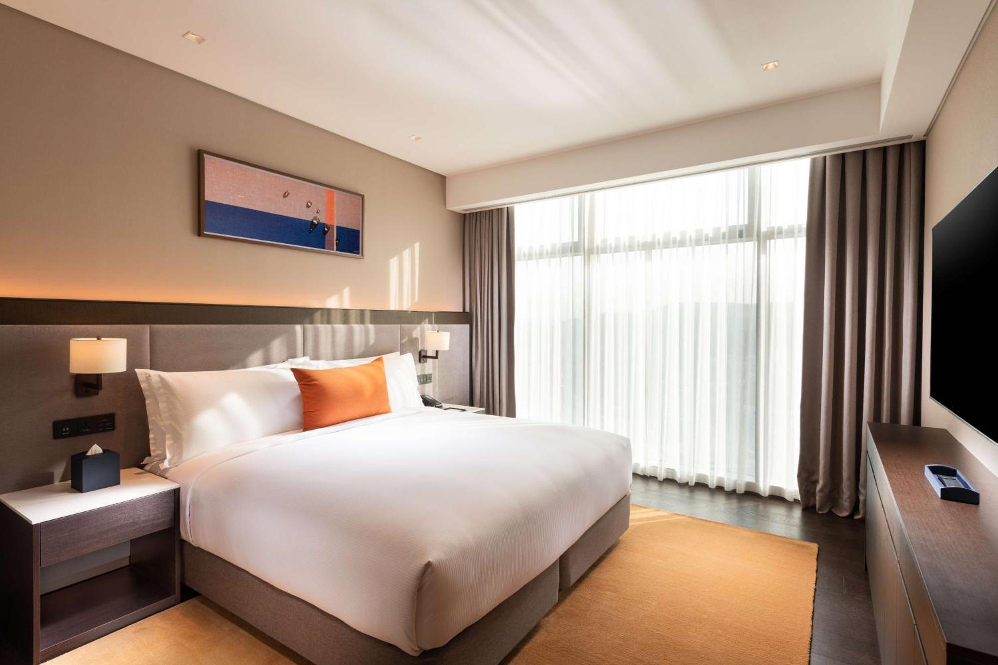 Отель Doubletree By Hilton Seoul Pangyo Соннам Экстерьер фото