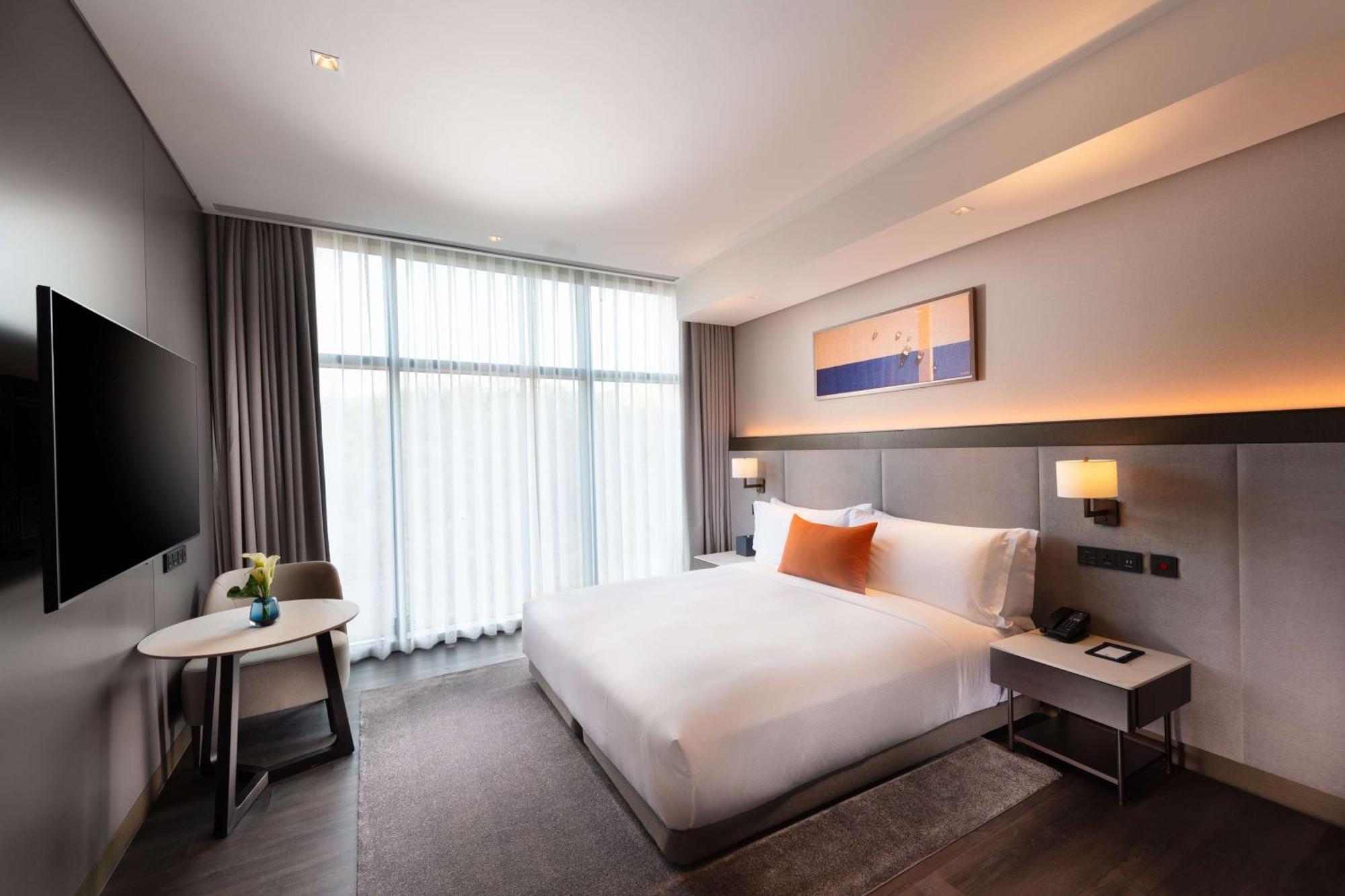 Отель Doubletree By Hilton Seoul Pangyo Соннам Экстерьер фото
