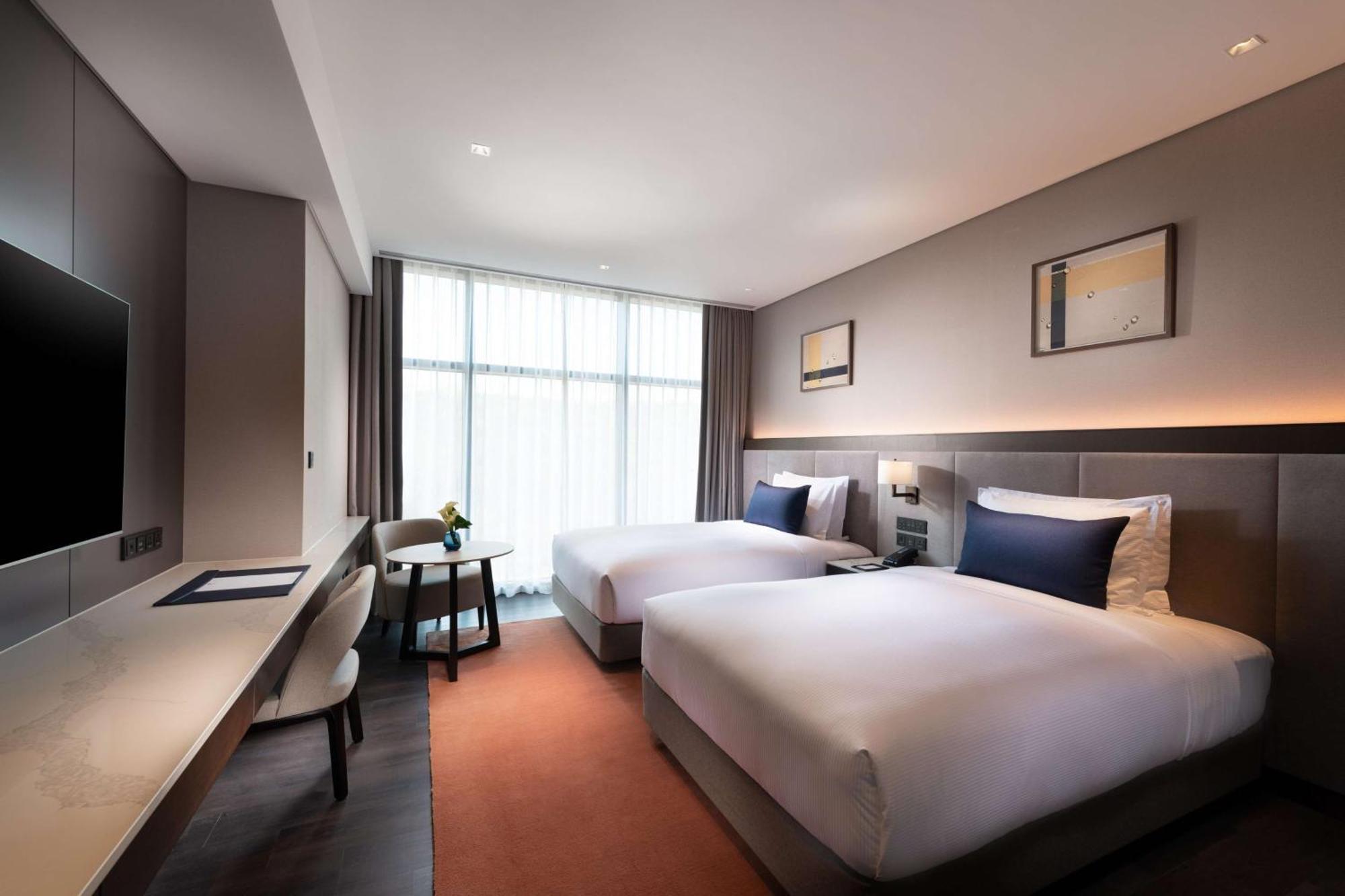 Отель Doubletree By Hilton Seoul Pangyo Соннам Экстерьер фото