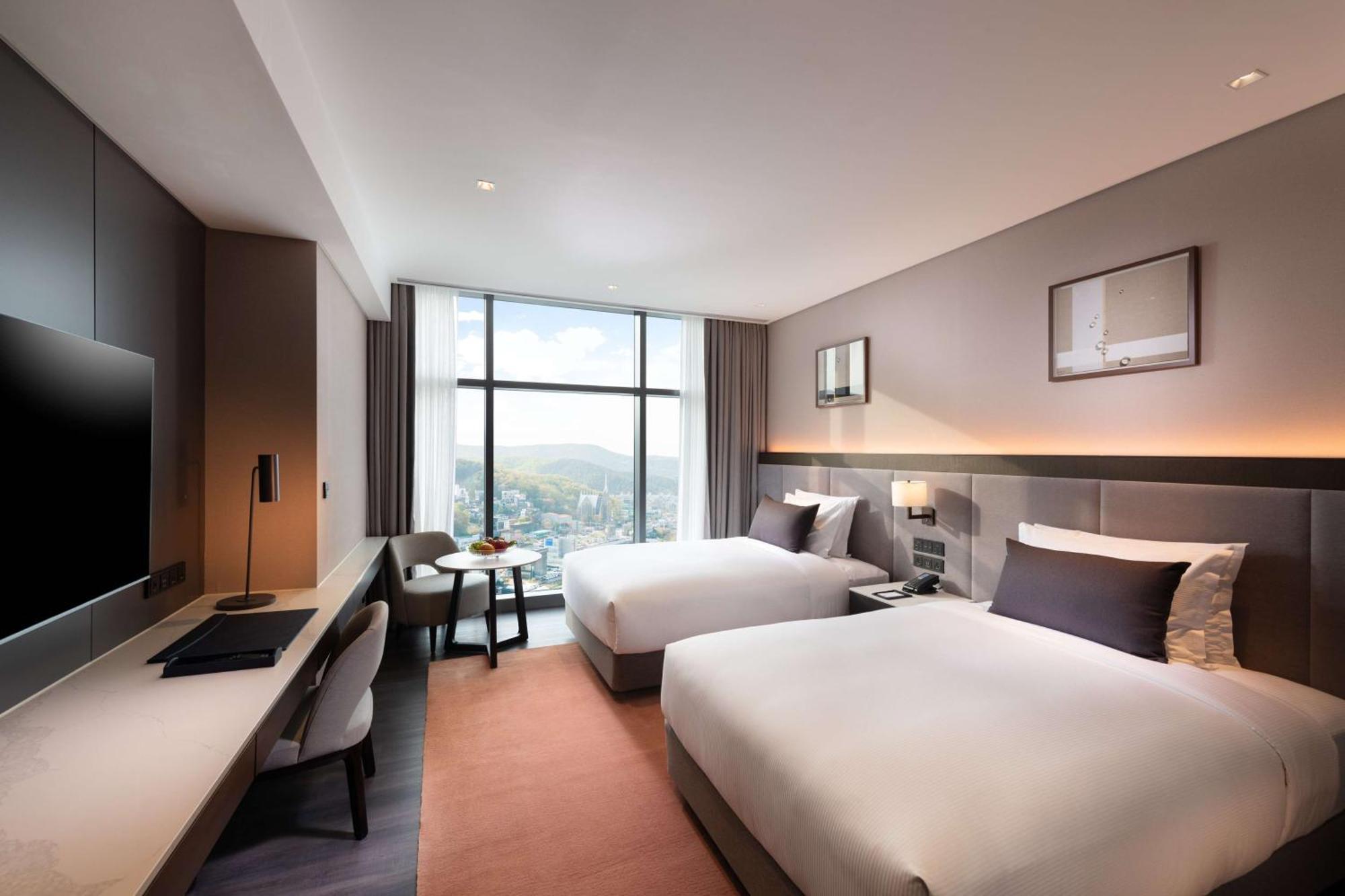 Отель Doubletree By Hilton Seoul Pangyo Соннам Экстерьер фото
