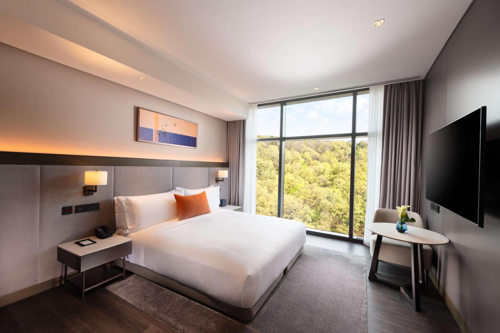 Отель Doubletree By Hilton Seoul Pangyo Соннам Экстерьер фото