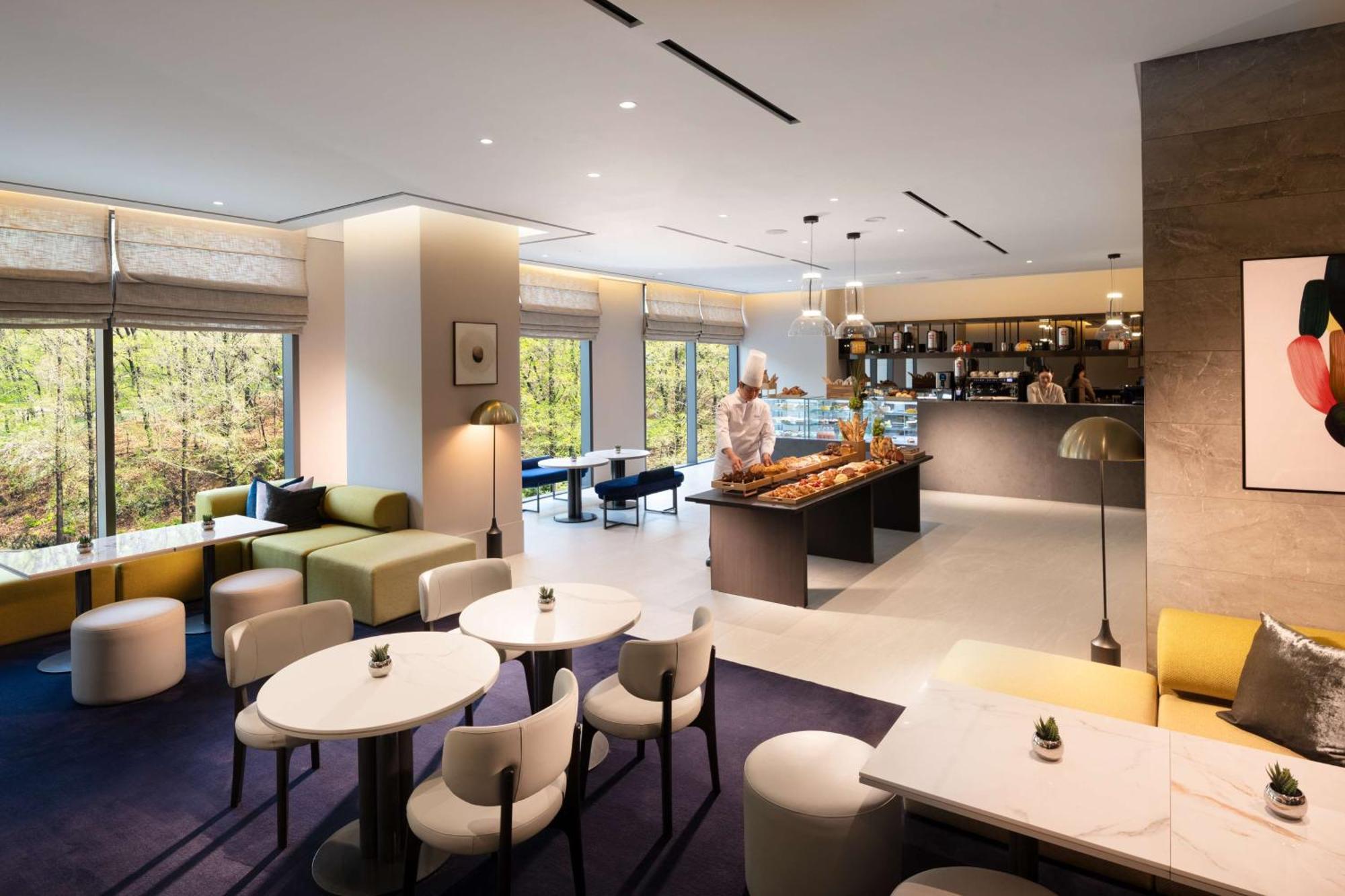 Отель Doubletree By Hilton Seoul Pangyo Соннам Экстерьер фото